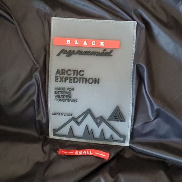 Pyramid Black Bubble Jacket - Picture 6 of 7